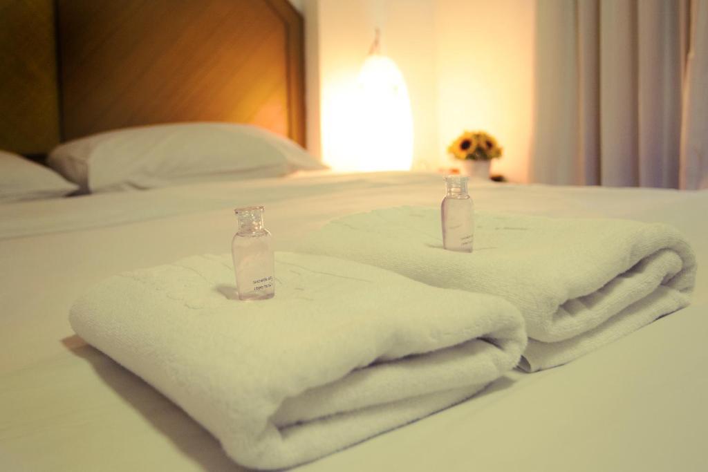 The Residence Hotel -Sha Extra Plus Chiang Mai Bagian luar foto
